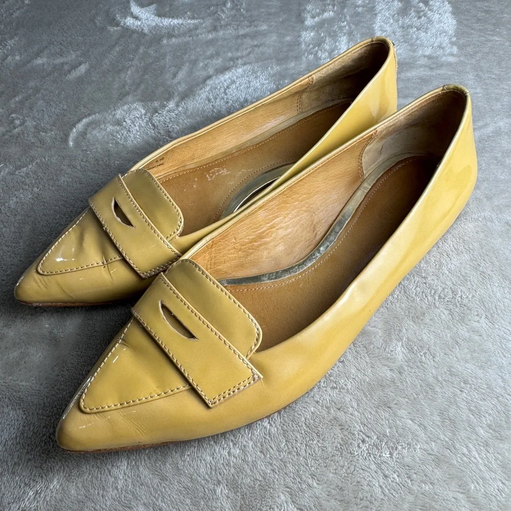Coach Women’s Loafer Tan Size 6.5B‎ Patent Leather Tabitha Penny Loafer Low Flat